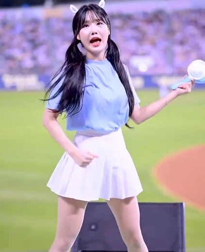 치어리더 최홍라 꿀벅지 파란티 테니스 치마 응원