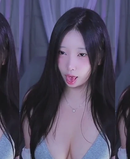 원이지라 가슴골 혓바닥 내밀고 색기 넘치는 회색 CK 브라