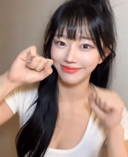치어리더 조다정  가슴골 밀착 흰티 귀여운 미모