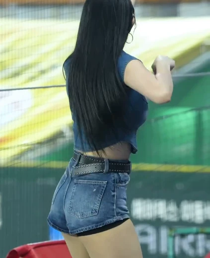 치어리더 조다정 허벅지 건강한 청청 패션