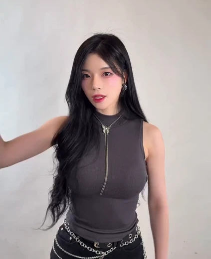 치어리더 조연주 야드랑이 봉긋 가슴 민소매 몸매