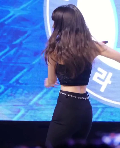 오마이걸 유빈 겨드랑이 검정 나시 블랙진 골반 엉태