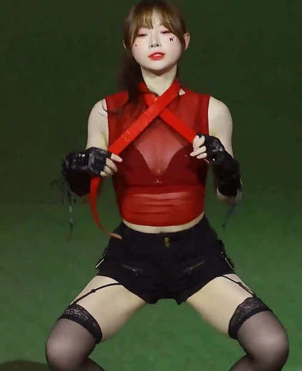 치어리더 김나연 야벅지 검정 브라 비치는 빨간 시스루 가터벨트