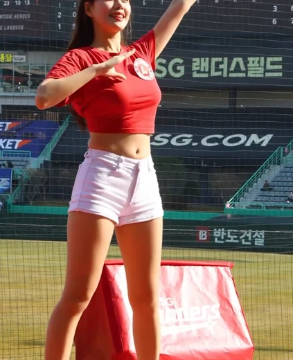 치어리더 김도아 허벅지 빨간 크롭티 묵직한 무빙