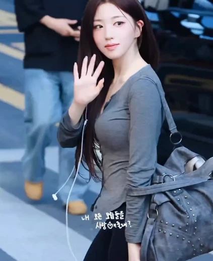 트리플에스 박소현 가슴 출근하는 브라 비치는 묵직한 회색 V넥