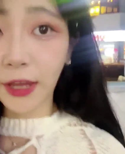 쵸단 가슴골 바다 보여준다면서 다른거 보여주는 기술 ㅗㅜㅑ