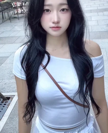 치어리더 이지원 가슴봉긋 어깨 노출 밀착 흰티