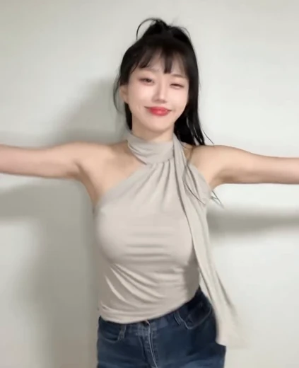 치어리더 조다정 야드랑이 봉긋한 홀퍼넥 민소매 청바지 라인