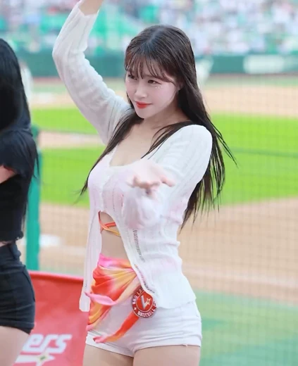 치어리더 김도아 허벅지 반박불가 인천 여신 몸매