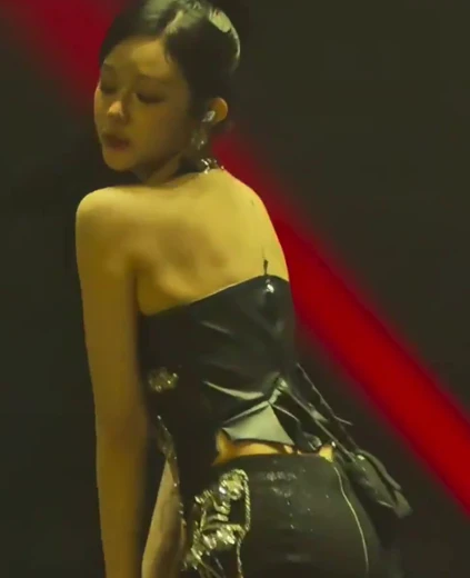 베몬 파리타 야벅지 블랙의상 찰랑이는 윗슴골 트월킹 엉태