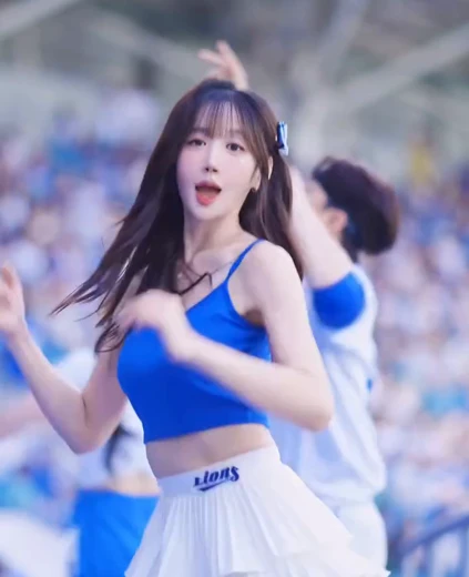 치어리더 오서율 허벅지 상큼한 파란 나시 아이돌 미모
