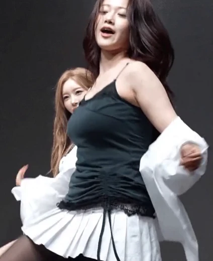 클라씨 원지민 야드랑이 검정 레이스 캐미솔 묵직한 가슴 검스 허벅지