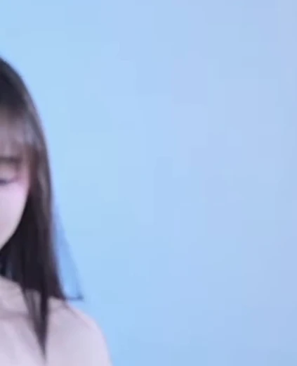 러아 야꼽 흰 튜브탑 뽀얀 가슴골 팬티급 청핫팬츠