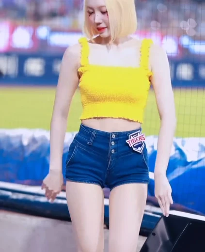 치어리더 박성은 야벅지 노란 단발 화려한 골반 무빙