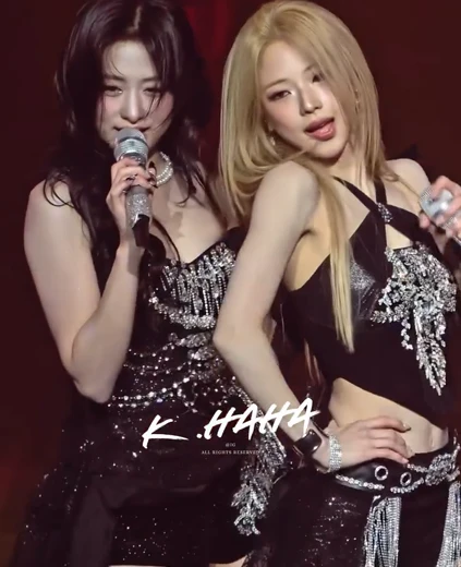 아현 야벅지 야한 몸매 멍하니 쳐다보다 아사 발에 차이는 느낌