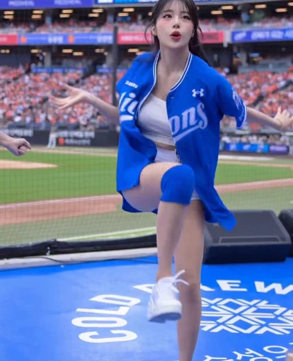 치어리더 유세빈 허벅지 댓츠노노 흰나시 묵직 가슴