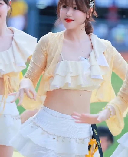 치어리더 김도아 야꼽 대만 워터페스티벌 노란 프릴탑