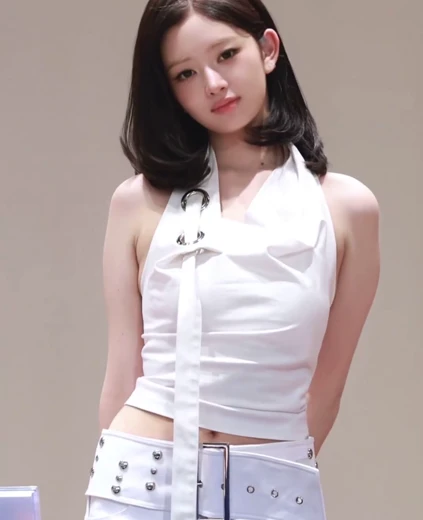 아이브 레이 겨드랑이 팬사인회 시원한 화이트 민소매 페로몬